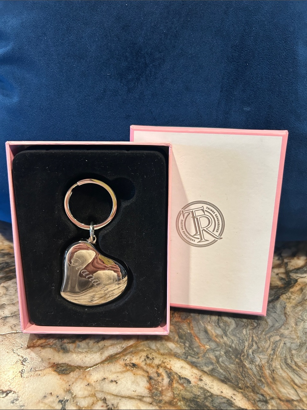 Heart-Shaped ‘Grandma’ Locket Keychain Key Ring -